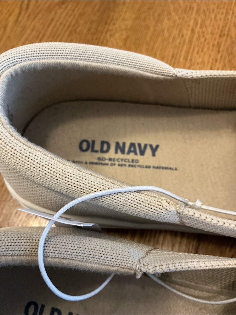 Woman’s Old Navy white slip on knit sneaker. Size 9. NWT! Never worn! - Picture 5 of 8